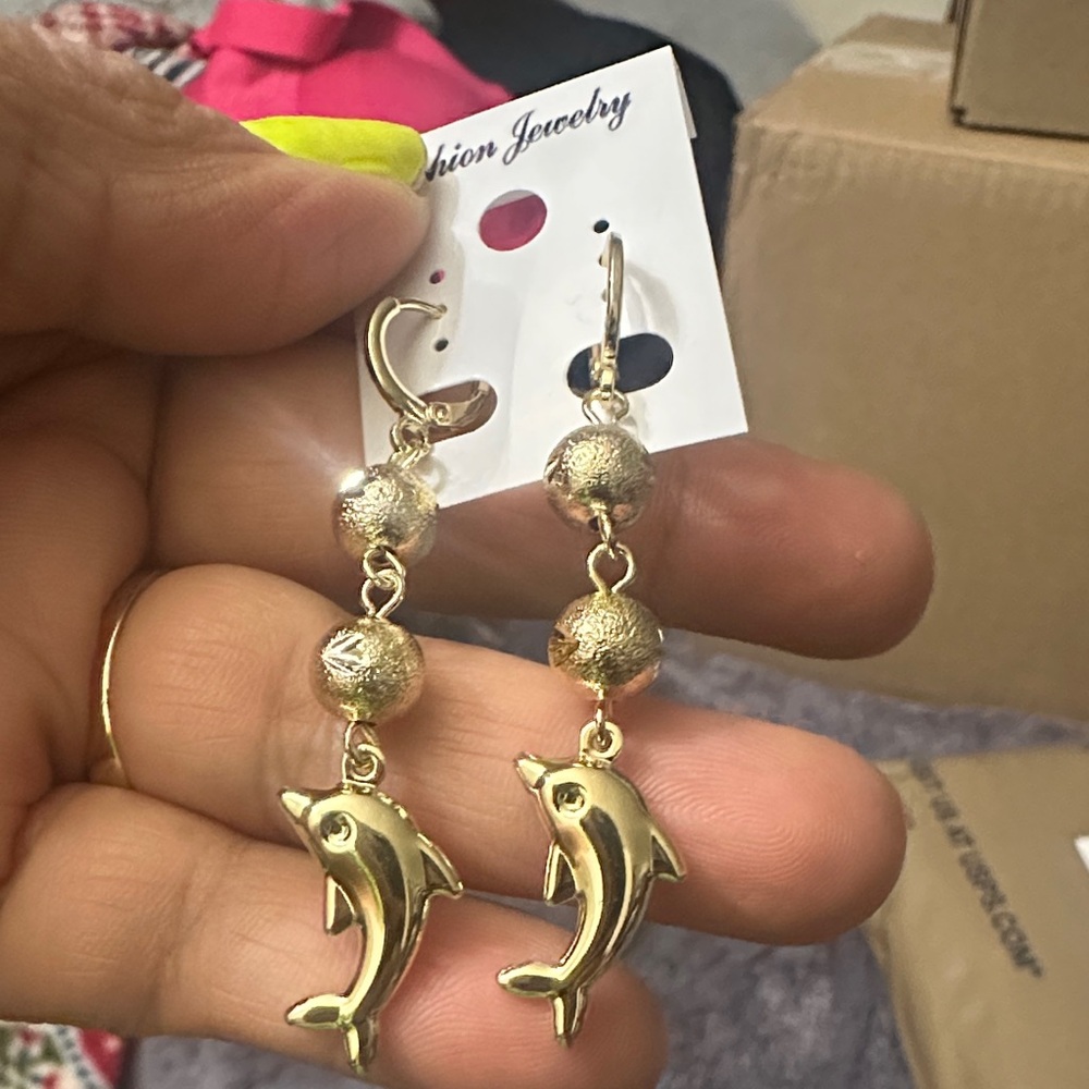 Fashion Jewelry Gold Dolphin Drop Earrings with Textured Beads
